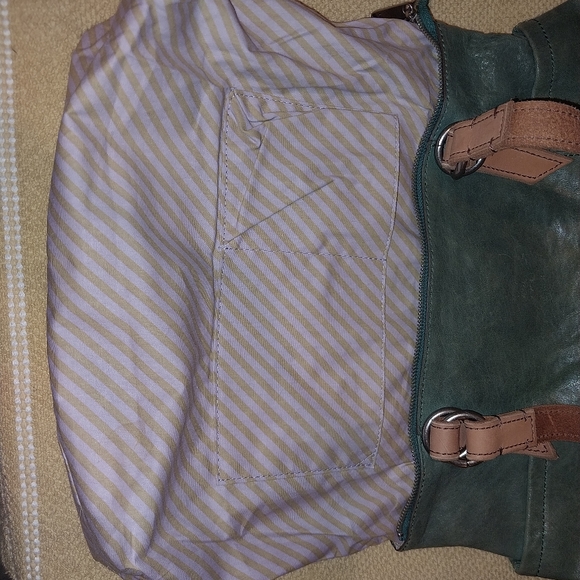 FOSSIL OLIVE GREEN LEATHER BAG# 4652. EUC - Picture 16 of 16